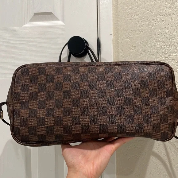 LOUIS VUITTON Neverfull MM in Damier ebene - Picture 4 of 13